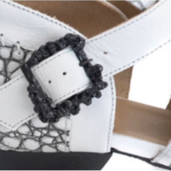 John Fluevog Alicia White Croc, t-strap shoes, skull buckle. Sz 8 fits like a 7. - Picture 7 of 10